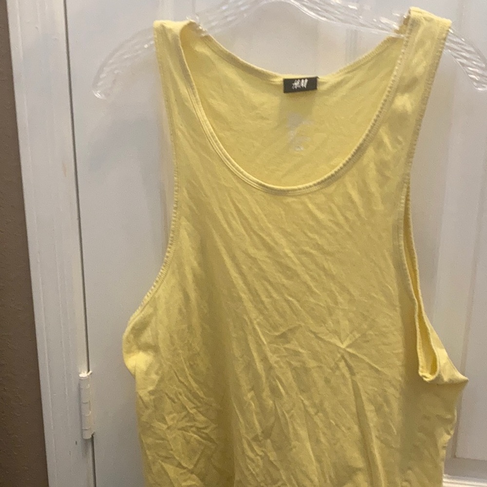 FINAL MARKDOWN H & m muscle tank small